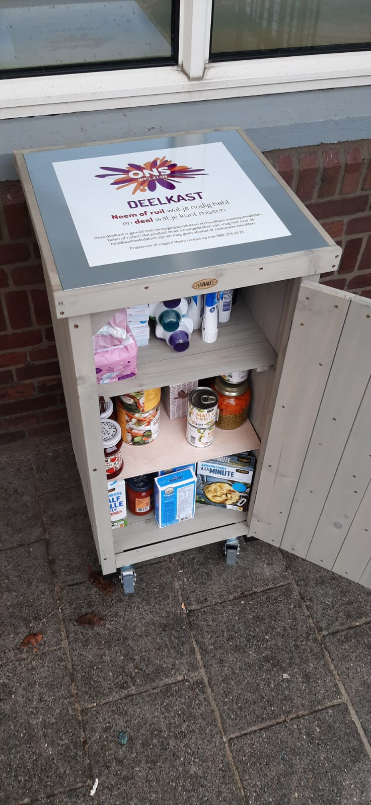 Afbeelding met vloer, binnen

Automatisch gegenereerde beschrijving